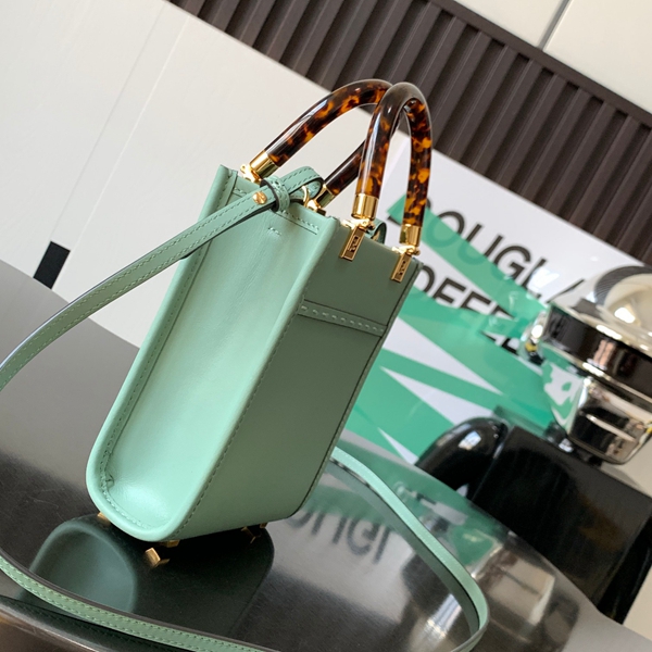 スーパーコピーブランドバッグ背面デザイン